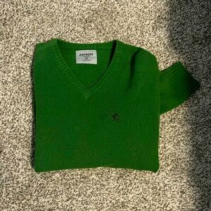 Men’s V-neck sweater